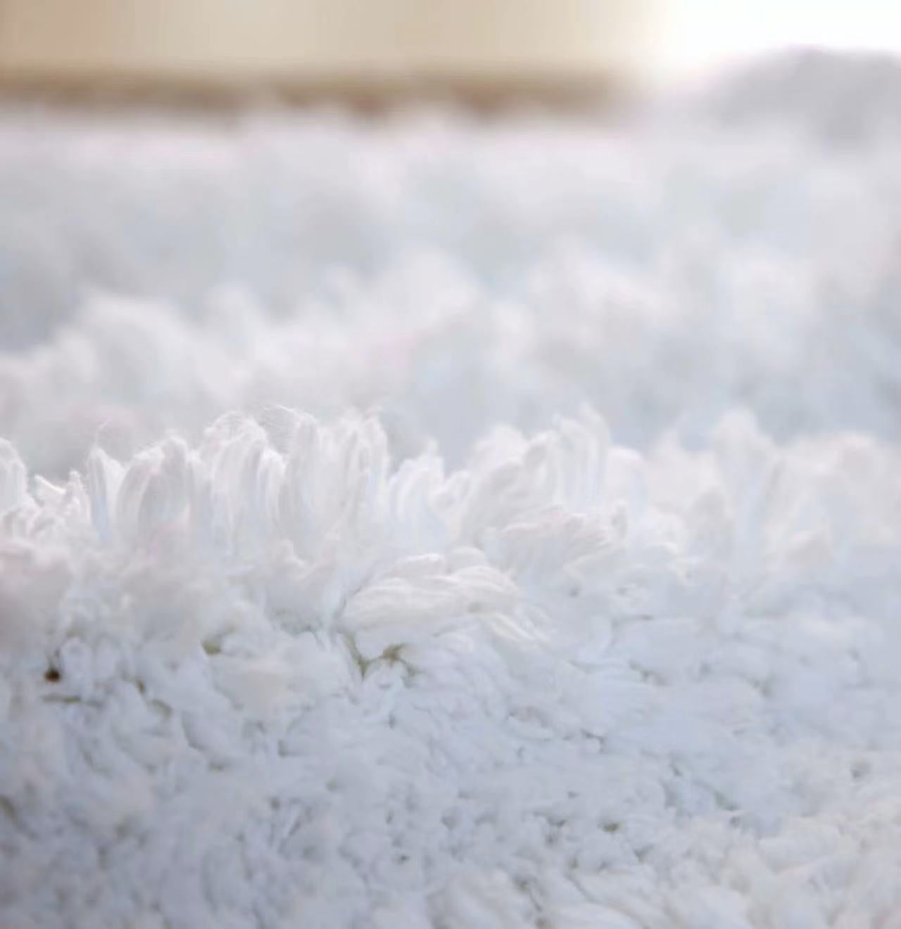 Thickened carpet mat