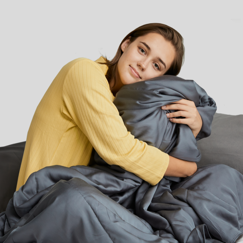 Vesta Washable Silk  Cooling Comforter